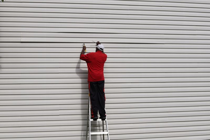 Expert Siding Repair Service